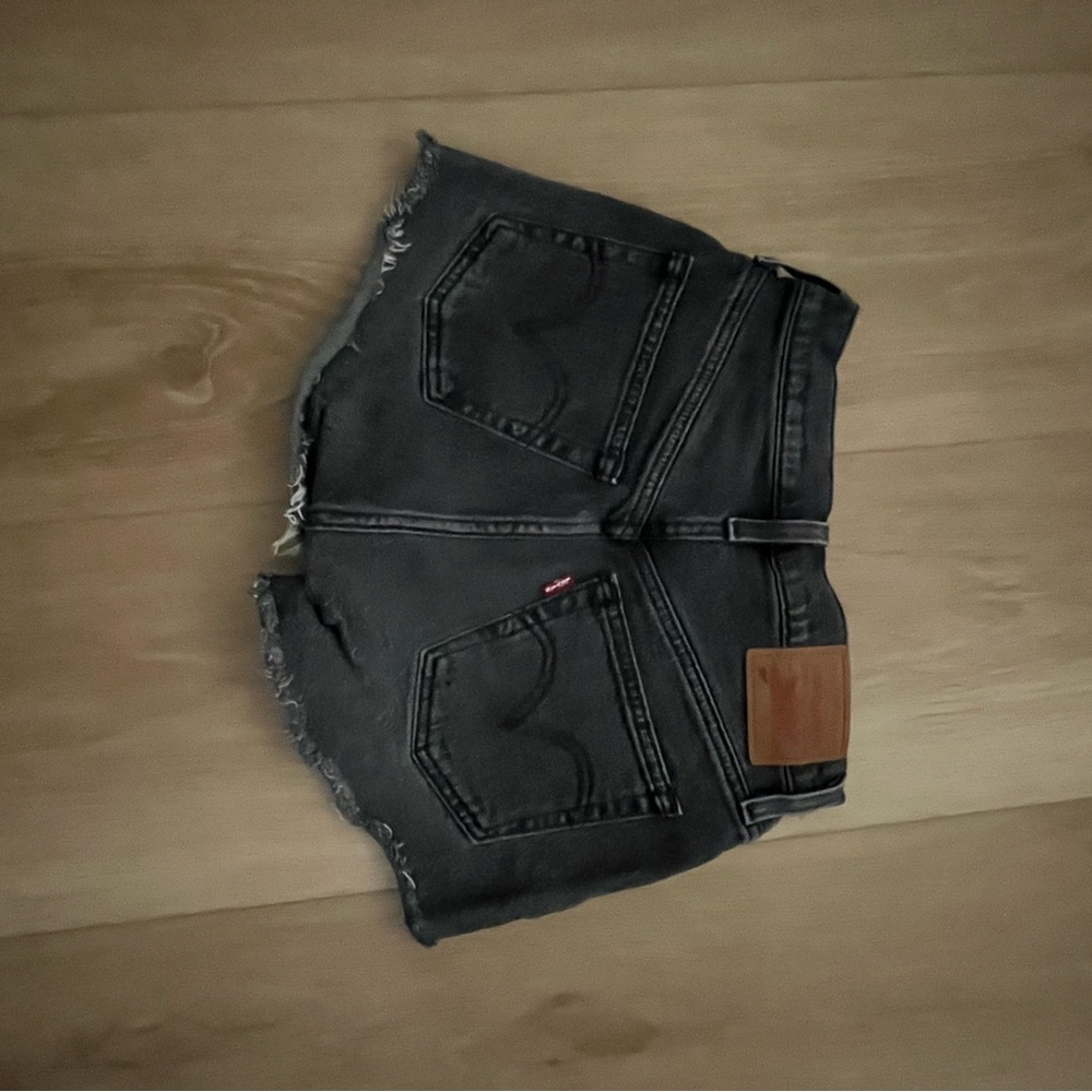 Levi’s shorts gray
